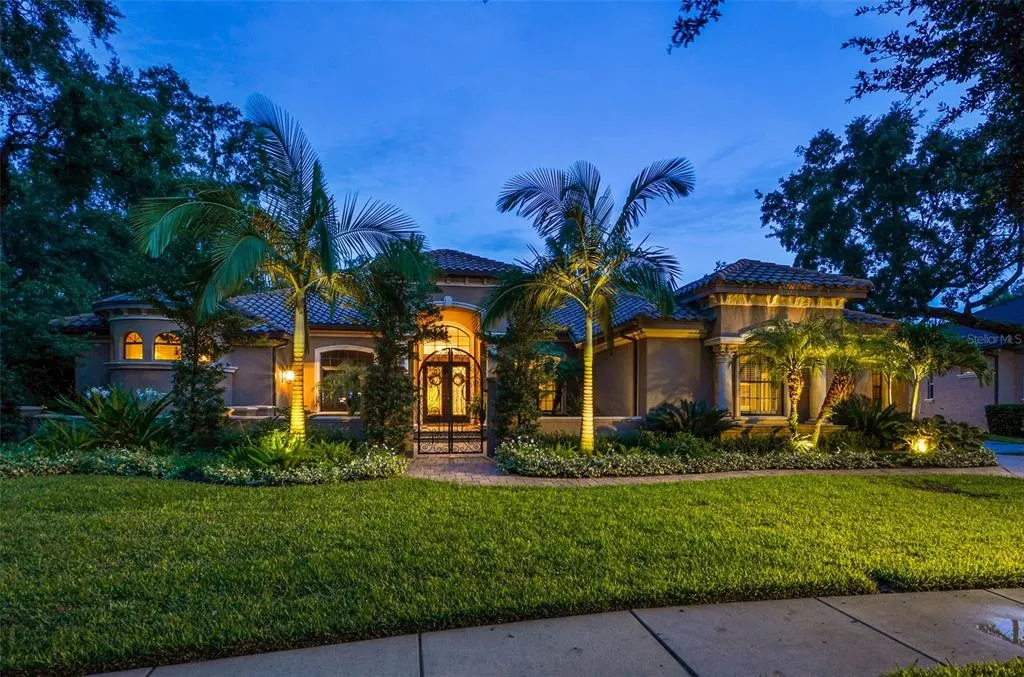 Exterior of 16405 Dunlindale Drive, Lithia, Florida