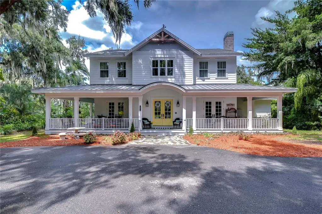 Exterior of 18614 Hanna Road, Lutz, Florida